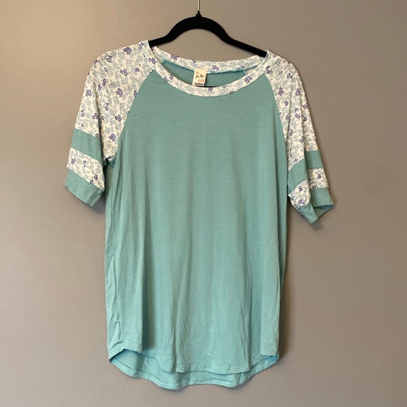 ๐ 7th Ray tshirt, size small - Picture 1 of 6